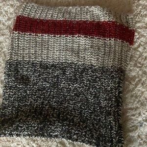Roots Circle scarf